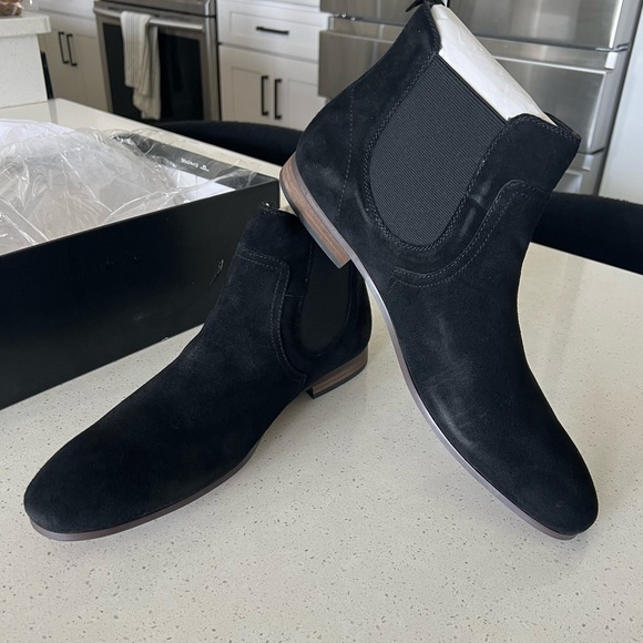 Chelsea Boots - Picture 7 of 12